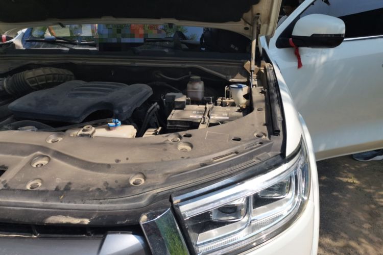 Used Great Wall Poer 2021 2.0T Global Version Automatic Diesel 4x4 Comfort Trim Standard Box GW4D20M Engine Bay Left