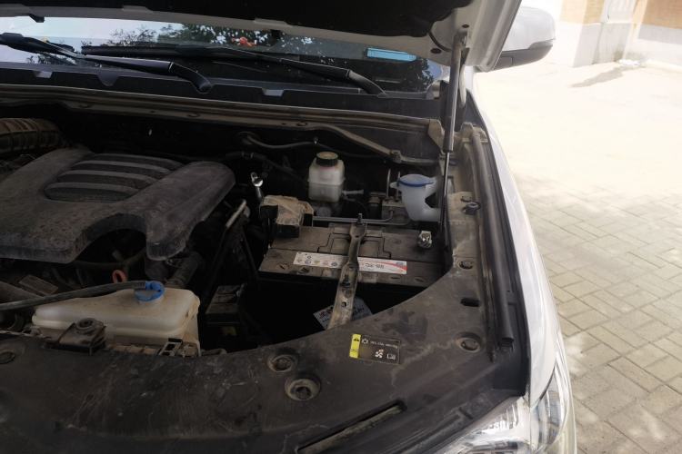 Used Great Wall Poer 2021 2.0T Commercial Version Automatic Diesel 4x4 Navigation-Ready Long-Box GW4D20M Engine Bay Left