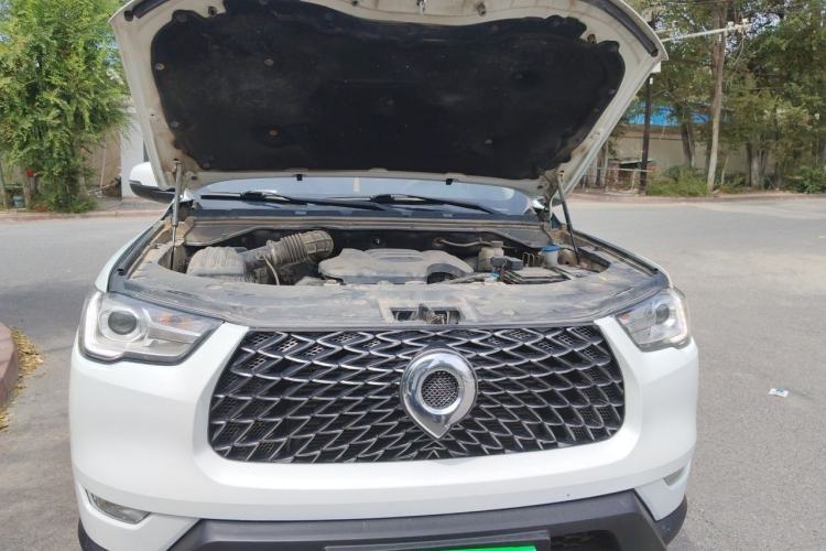 Used Great Wall Poer 2021 2.0T Commercial Version Manual Diesel 4x4 Elite Long-Box GW4D20M Engine Bay