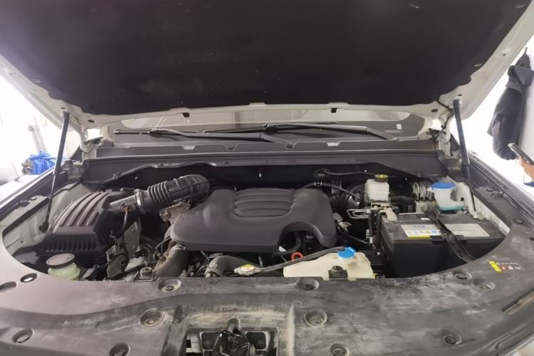 Used Great Wall Poer 2021 2.0T Commercial Version Manual Diesel Two-Wheel Drive Elite Long-Box GW4D20M Engine Bay
