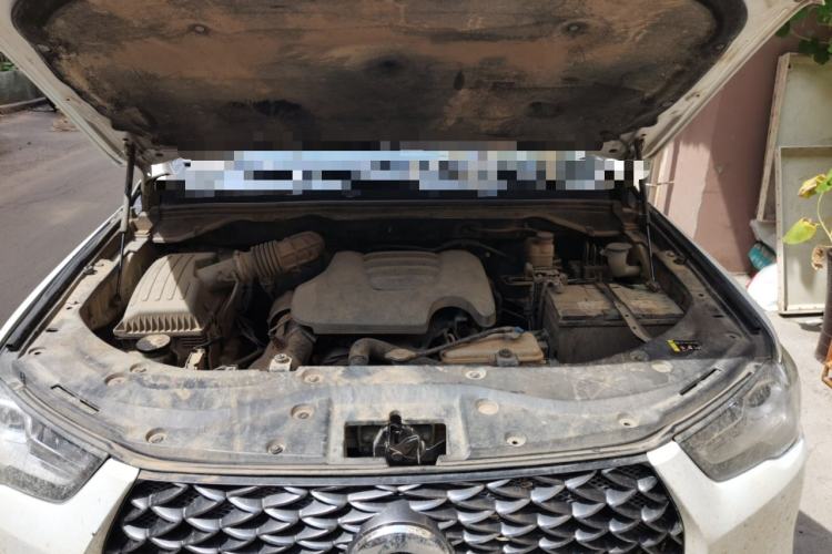 Used Great Wall Poer 2021 2.0T Commercial Version Automatic Diesel 4x4 Elite Long-Box GW4D20M Engine Bay