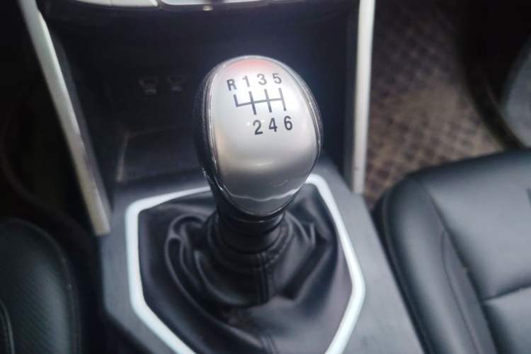Used Great Wall Poer 2021 2.0T Commercial Version Manual Diesel 4x4 Elite Standard Box GW4D20M Gear Lever
