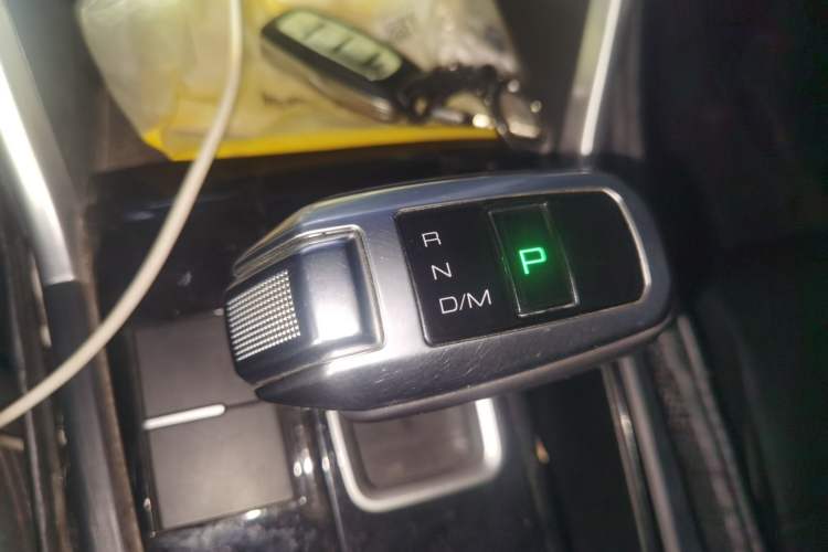Used Great Wall Poer 2021 2.0T Commercial Version Automatic Gasoline Two-Wheel Drive Elite Trim with Long Bed – GW4C20B Gear Lever