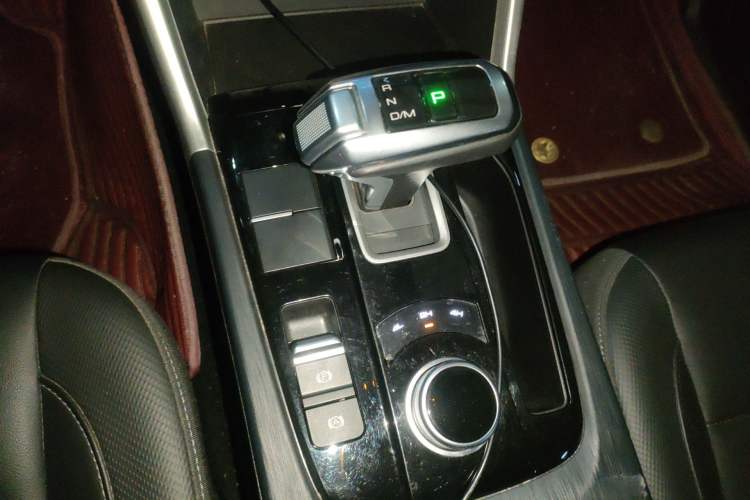 Used Great Wall Poer 2021 2.0T Commercial Version Automatic Diesel 4x4 Elite Long-Box GW4D20M Gear Lever