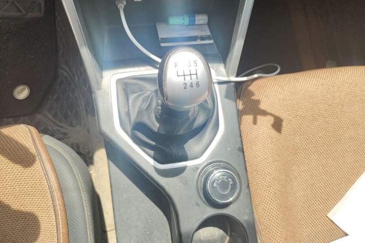 Used Great Wall Poer 2021 2.0T Commercial Version Manual Diesel 4x4 Elite Long-Box GW4D20M Gear Lever