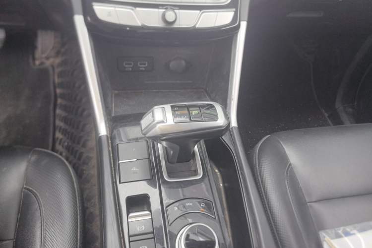 Used Great Wall Poer 2021 2.0T Commercial Version Automatic Gasoline 4x4 Navigation Type Long-Box GW4C20B Gear Lever