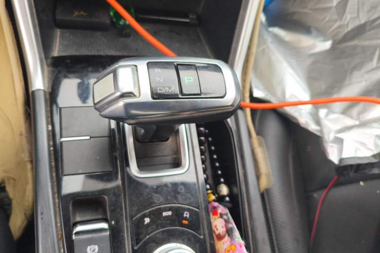 Used Great Wall Poer 2021 2.0T Commercial Version Automatic Diesel Two-Wheel Drive Elite Trim with Long Bed – GW4D20M Gear Lever