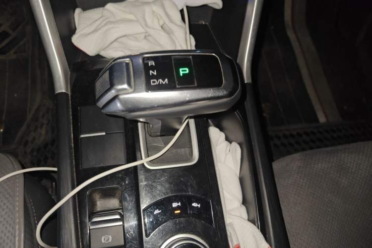 Used Great Wall Poer 2021 2.0T Commercial Version Automatic Diesel 4x4 Elite Long-Box GW4D20M Gear Lever