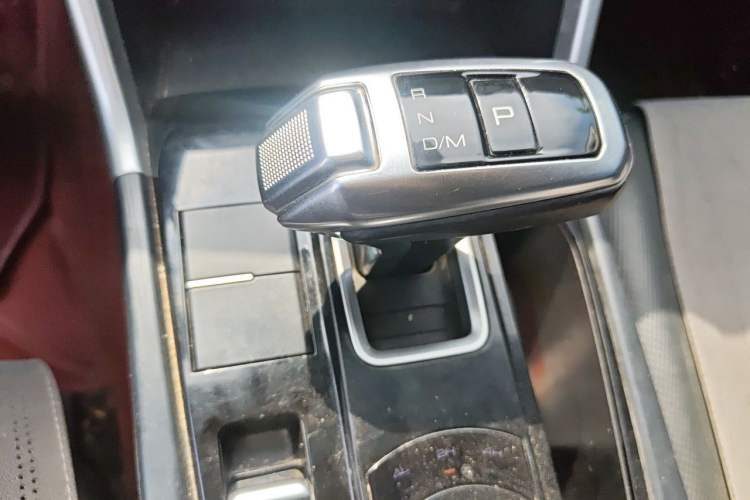 Used Great Wall Poer 2021 2.0T Commercial Version Automatic Diesel 4x4 Elite Long-Box GW4D20M Gear Lever