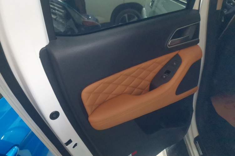 Used Great Wall Poer 2021 2.0T Global Version Automatic Diesel 4x4 Sporty Standard Cab GW4D20M Interior 5