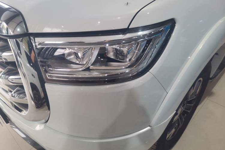 Used Great Wall Poer 2021 2.0T Global Version Automatic Diesel 4x4 Sporty Standard Cab GW4D20M Left Front Headlight