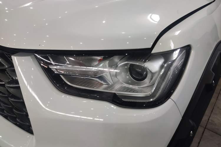 Used Great Wall Poer 2021 2.0T Commercial Version Automatic Gasoline 4x4 Elite Trim with Long Bed – GW4C20B Left Front Headlight