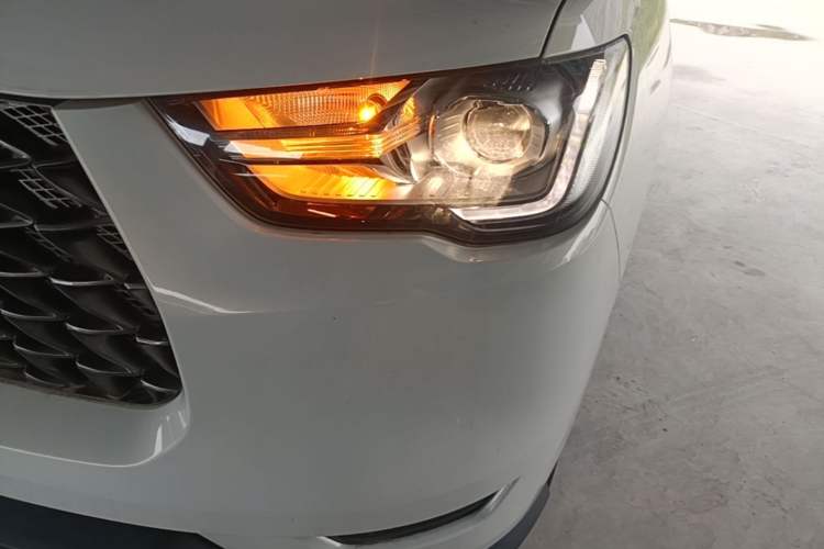 Used Great Wall Poer 2021 2.0T Commercial Version Manual Diesel Two-Wheel Drive Elite Long-Box GW4D20M Left Front Headlight