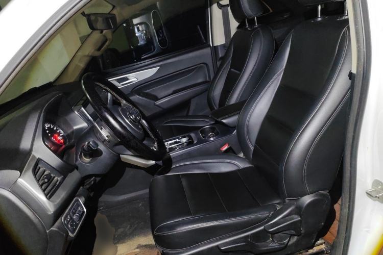 Used Great Wall Poer 2021 2.0T Commercial Version Automatic Diesel Two-Wheel Drive Elite Trim with Long Bed – GW4D20M Left Front Seat