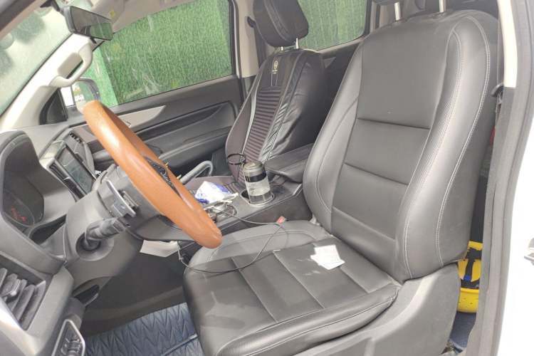 Used Great Wall Poer 2021 2.0T Commercial Version Automatic Diesel Two-Wheel Drive Elite Trim with Long Bed – GW4D20M Left Front Seat