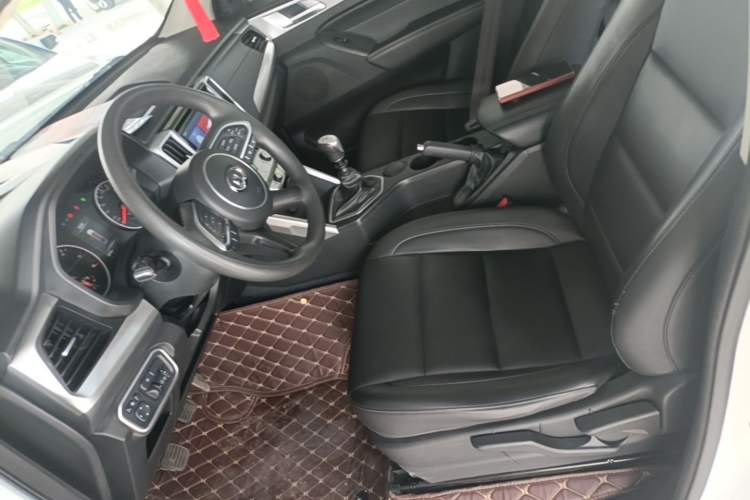 Used Great Wall Poer 2021 2.0T Commercial Version Manual Diesel Two-Wheel Drive Elite Long-Box GW4D20M Left Front Seat