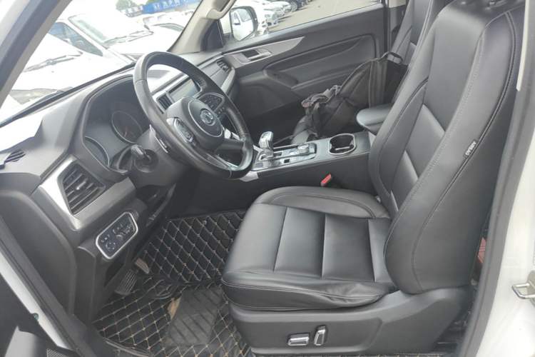 Used Great Wall Poer 2021 2.0T Commercial Version Automatic Diesel 4x4 Navigation-Type Standard Box GW4D20M Left Front Seat