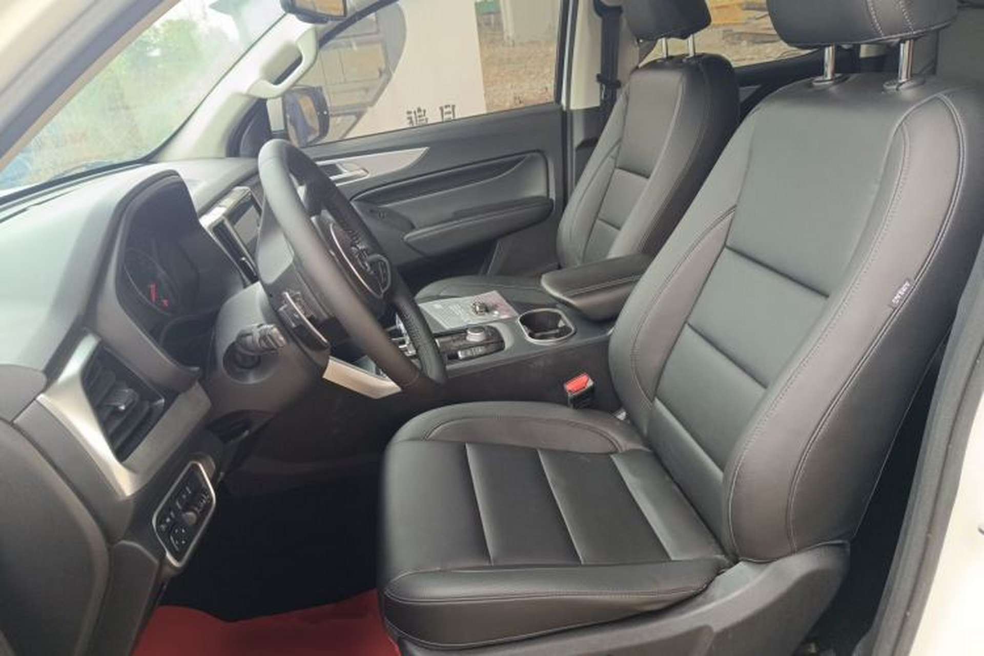 Used Great Wall Poer 2021 2.0T Global Version Automatic Diesel 4x4 Prestige Standard Box with Trailer Capability GW4D20M Left Front Seat