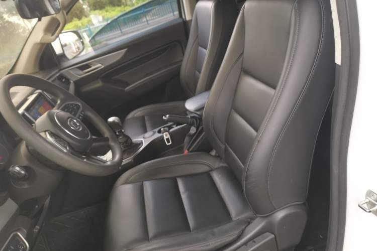 Used Great Wall Poer 2021 2.0T Commercial Version Manual Diesel Two-Wheel Drive Elite Long-Box GW4D20M Left Front Seat