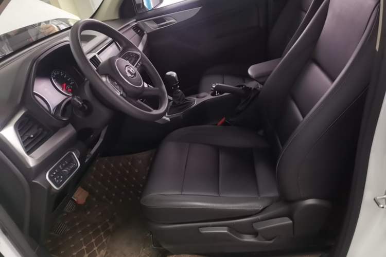 Used Great Wall Poer 2021 2.0T Commercial Version Manual Diesel Two-Wheel Drive Elite Long-Box GW4D20M Left Front Seat