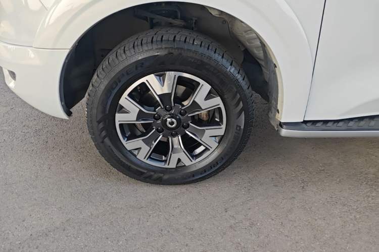 Used Great Wall Poer 2021 2.0T Global Version Passenger Automatic Diesel Two-Wheel Drive Comfort Trim Standard Cab GW4D20M Left Front Wheel Hub
