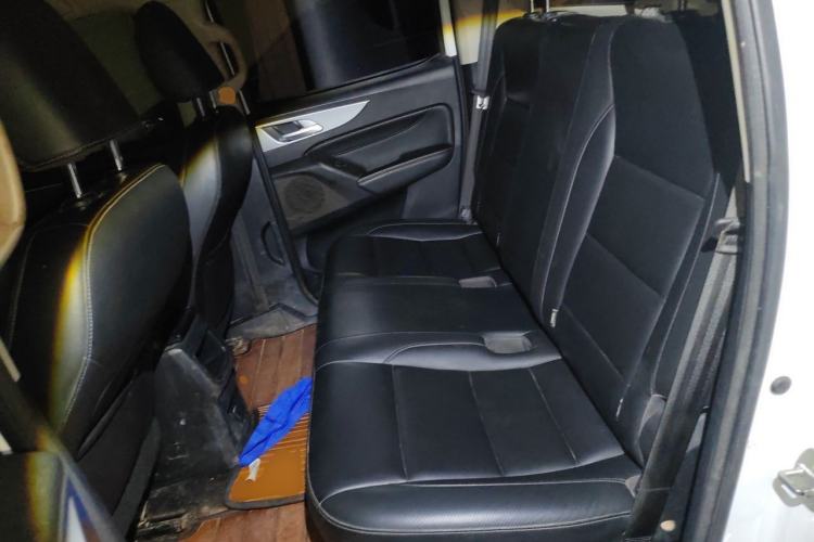 Used Great Wall Poer 2021 2.0T Commercial Version Automatic Diesel Two-Wheel Drive Elite Trim with Long Bed – GW4D20M Left Rear Seat