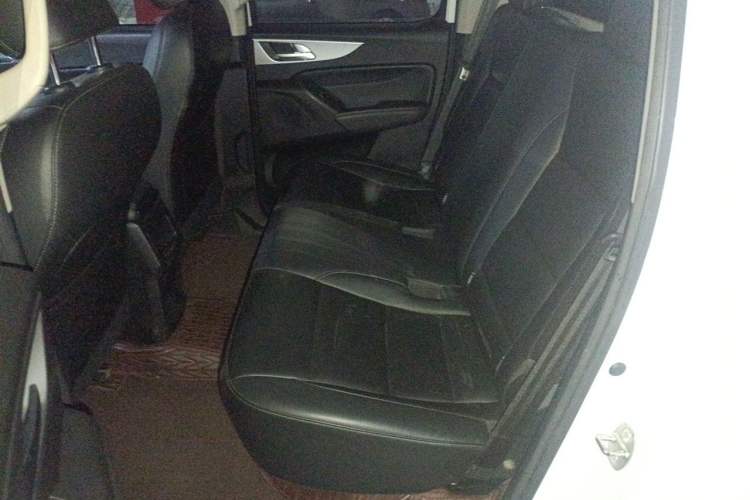 Used Great Wall Poer 2021 2.0T Commercial Version Automatic Gasoline Two-Wheel Drive Elite Trim with Long Bed – GW4C20B Left Rear Seat