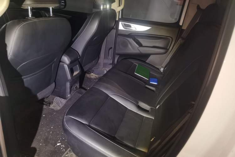 Used Great Wall Poer 2021 2.0T Commercial Version Automatic Gasoline Two-Wheel Drive Elite Trim with Long Bed – GW4C20B Left Rear Seat