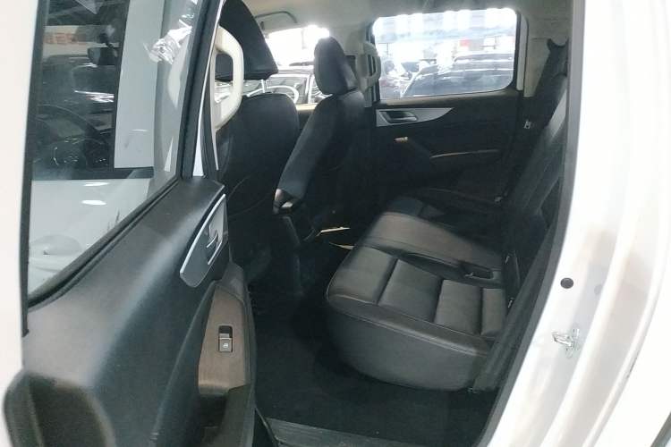Used Great Wall Poer 2021 2.0T Commercial Version Automatic Gasoline Two-Wheel Drive Elite Trim with Long Bed – GW4C20B Left Rear Seat