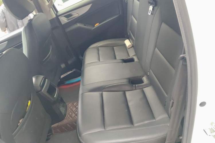 Used Great Wall Poer 2021 2.0T Commercial Version Automatic Diesel 4x4 Elite Long-Box GW4D20M Left Rear Seat