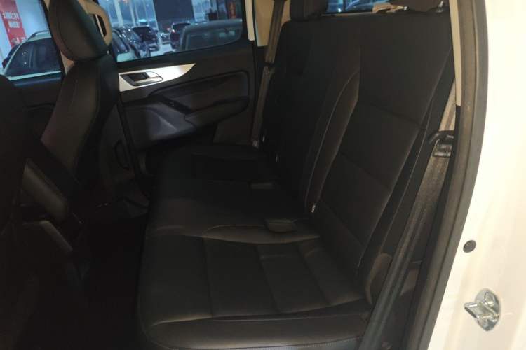 Used Great Wall Poer 2021 2.0T Commercial Version Manual Diesel 4x4 Elite Long-Box GW4D20M Left Rear Seat