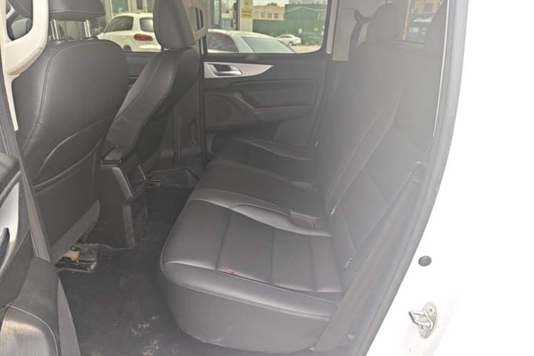 Used Great Wall Poer 2021 2.0T Commercial Version Automatic Diesel Two-Wheel Drive Elite Trim with Long Bed – GW4D20M Left Rear Seat