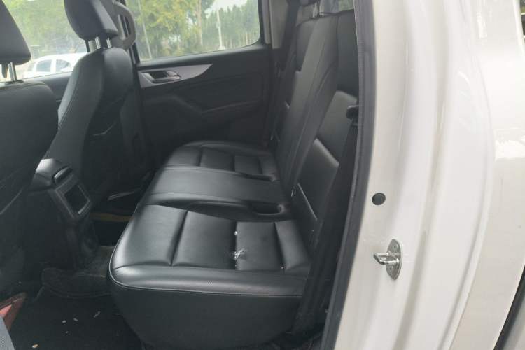 Used Great Wall Poer 2021 2.0T Commercial Version Automatic Diesel Two-Wheel Drive Elite Trim with Long Bed – GW4D20M Left Rear Seat