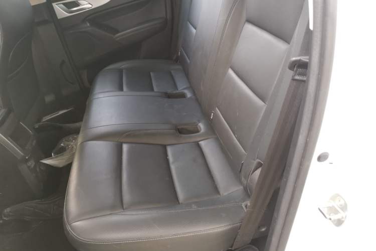 Used Great Wall Poer 2021 2.0T Commercial Version Manual Diesel Two-Wheel Drive Elite Long-Box GW4D20M Left Rear Seat