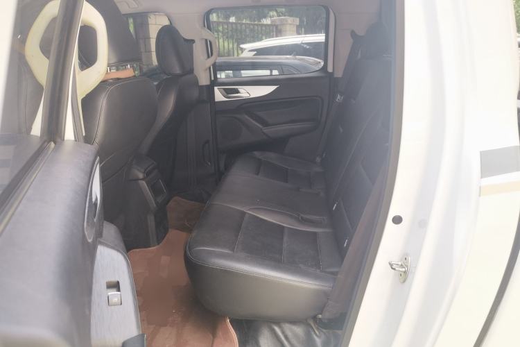 Used Great Wall Poer 2021 2.0T Commercial Version Automatic Diesel 4x4 Navigation-Ready Long-Box GW4D20M Left Rear Seat