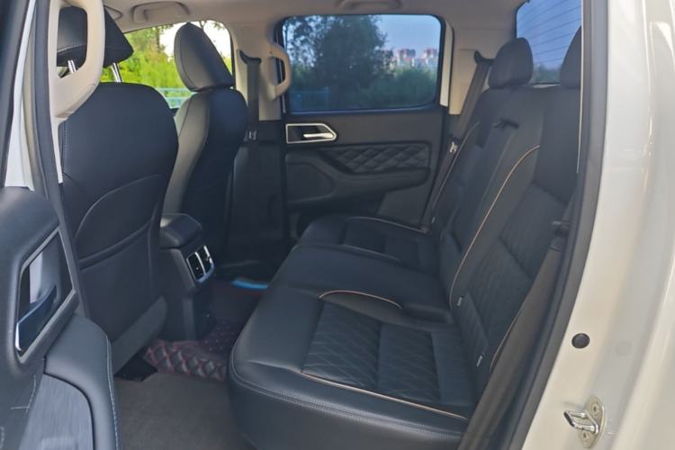 Used Great Wall Poer 2021 2.0T Global Version Passenger Automatic Diesel Two-Wheel Drive Comfort Trim Standard Cab GW4D20M Left Rear Seat