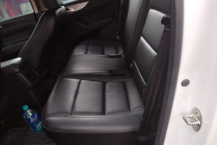 Used Great Wall Poer 2021 2.0T Commercial Version Manual Diesel Two-Wheel Drive Elite Long-Box GW4D20M Left Rear Seat