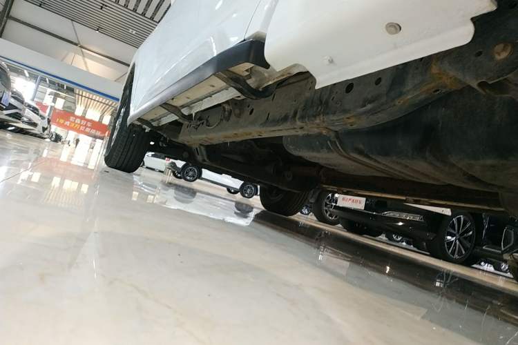 Used Great Wall Poer 2021 2.0T Commercial Version Automatic Gasoline Two-Wheel Drive Elite Trim with Long Bed – GW4C20B Left Side Sill