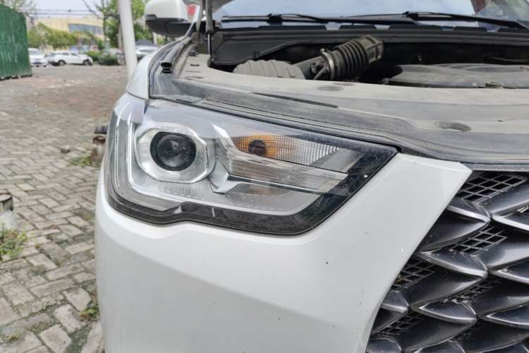 Used Great Wall Poer 2021 2.0T Commercial Version Automatic Diesel Two-Wheel Drive Elite Trim with Long Bed – GW4D20M Right Front Headlight