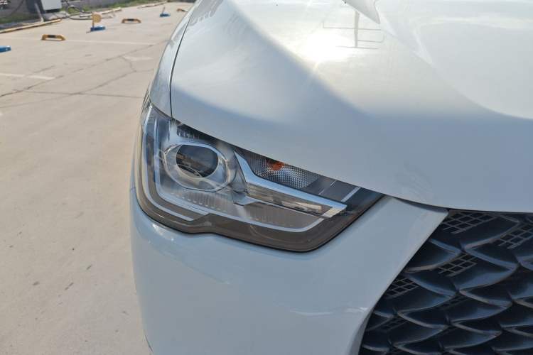 Used Great Wall Poer 2021 2.0T Commercial Version Automatic Diesel Two-Wheel Drive Elite Trim with Long Bed – GW4D20M Right Front Headlight