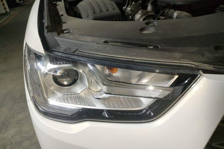 Used Great Wall Poer 2021 2.0T Commercial Version Automatic Diesel 4x4 Elite Long-Box GW4D20M Right Front Headlight