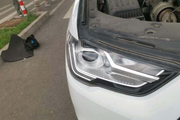 Used Great Wall Poer 2021 2.0T Commercial Version Manual Diesel Two-Wheel Drive Elite Long-Box GW4D20M Right Front Headlight