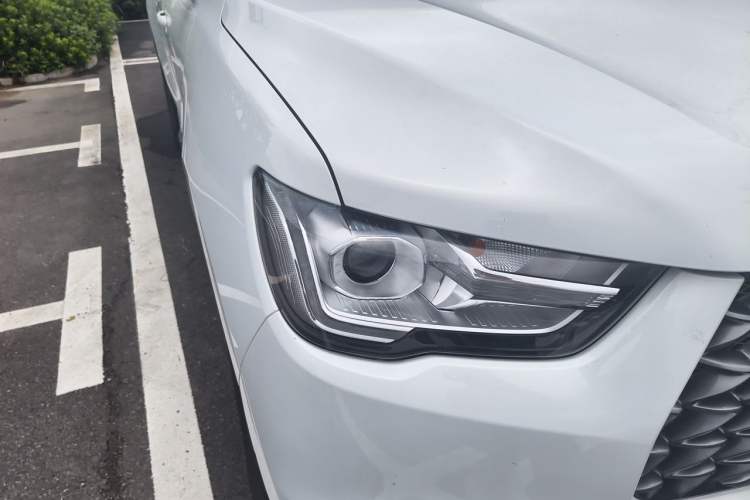Used Great Wall Poer 2021 2.0T Commercial Version Automatic Diesel Two-Wheel Drive Elite Trim with Long Bed – GW4D20M Right Front Headlight