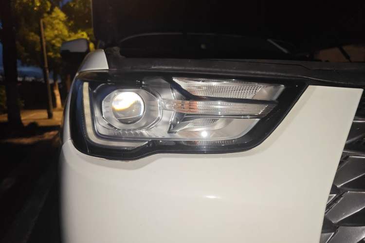 Used Great Wall Poer 2021 2.0T Commercial Version Automatic Gasoline Two-Wheel Drive Elite Trim with Long Bed – GW4C20B Right Front Headlight