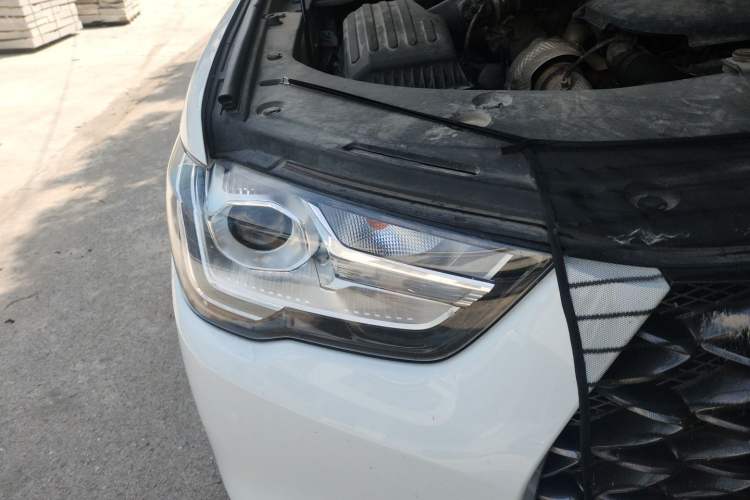 Used Great Wall Poer 2021 2.0T Commercial Version Automatic Diesel Two-Wheel Drive Elite Trim with Long Bed – GW4D20M Right Front Headlight