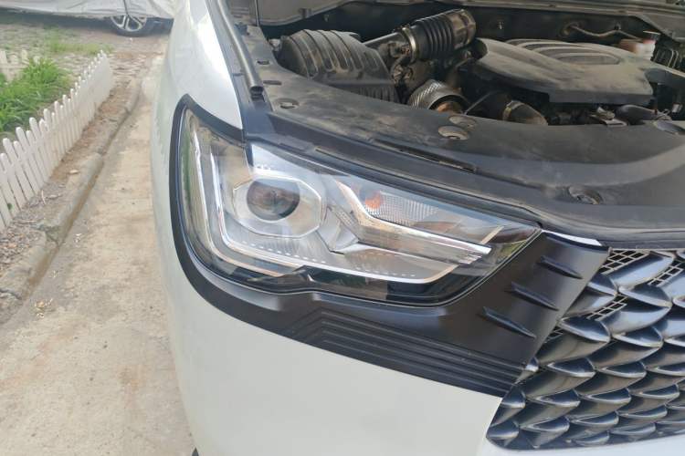 Used Great Wall Poer 2021 2.0T Commercial Version Automatic Diesel 4x4 Navigation-Ready Long-Box GW4D20M Right Front Headlight