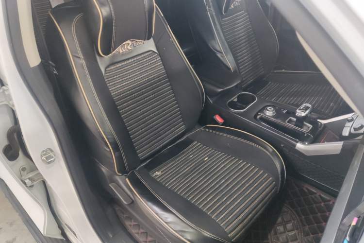 Used Great Wall Poer 2021 2.0T Commercial Version Automatic Gasoline 4x4 Elite Trim with Long Bed – GW4C20B Right Front Seat