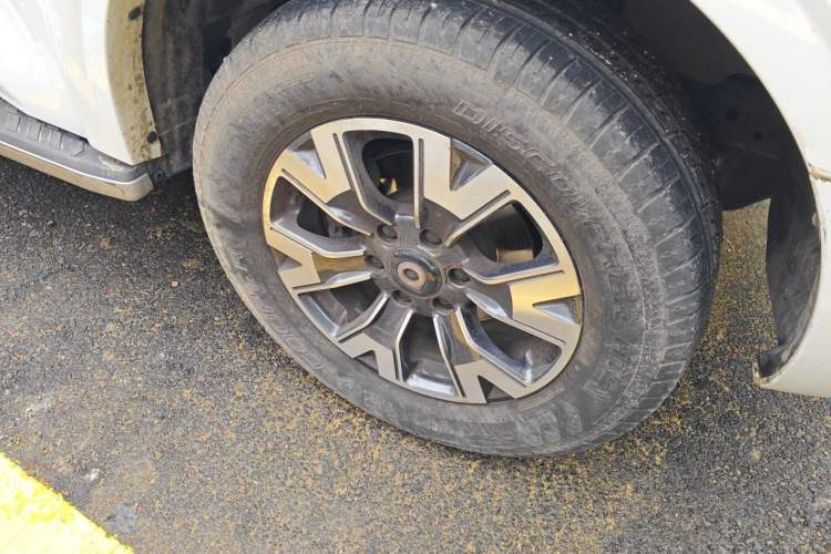 Used Great Wall Poer 2021 2.0T Global Version Passenger Automatic Diesel Two-Wheel Drive Comfort Trim Standard Cab GW4D20M Right Front Wheel Hub