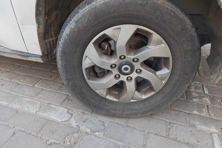 Used Great Wall Poer 2021 2.0T Commercial Version Manual Diesel 4x4 Elite Long-Box GW4D20M Right Front Wheel Hub