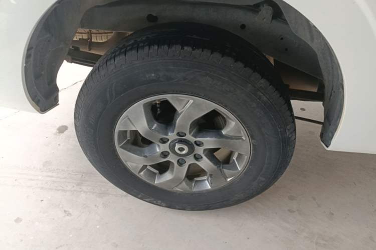 Used Great Wall Poer 2021 2.0T Commercial Version Manual Diesel Two-Wheel Drive Elite Long-Box GW4D20M Right Rear Wheel Hub